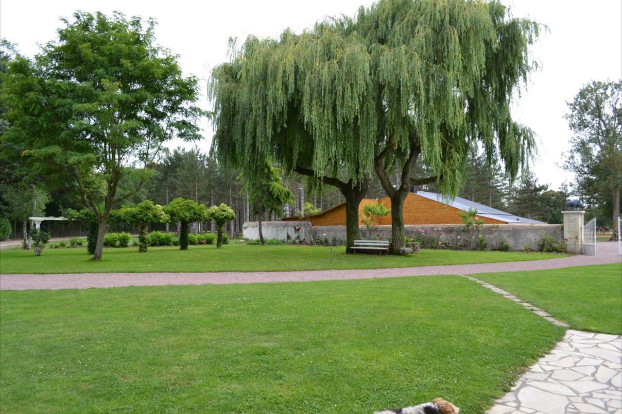 Mauzé-Thouarsais Le Domaine Des Bois Bed & Breakfast エクステリア 写真