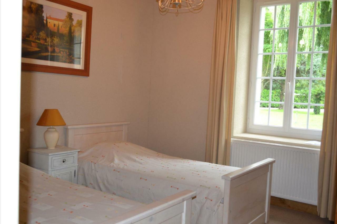 Mauzé-Thouarsais Le Domaine Des Bois Bed & Breakfast エクステリア 写真